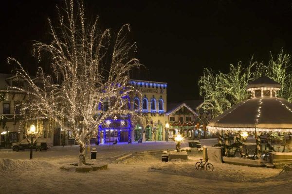USA, Washington, Leavenworth, Christmas Lights -